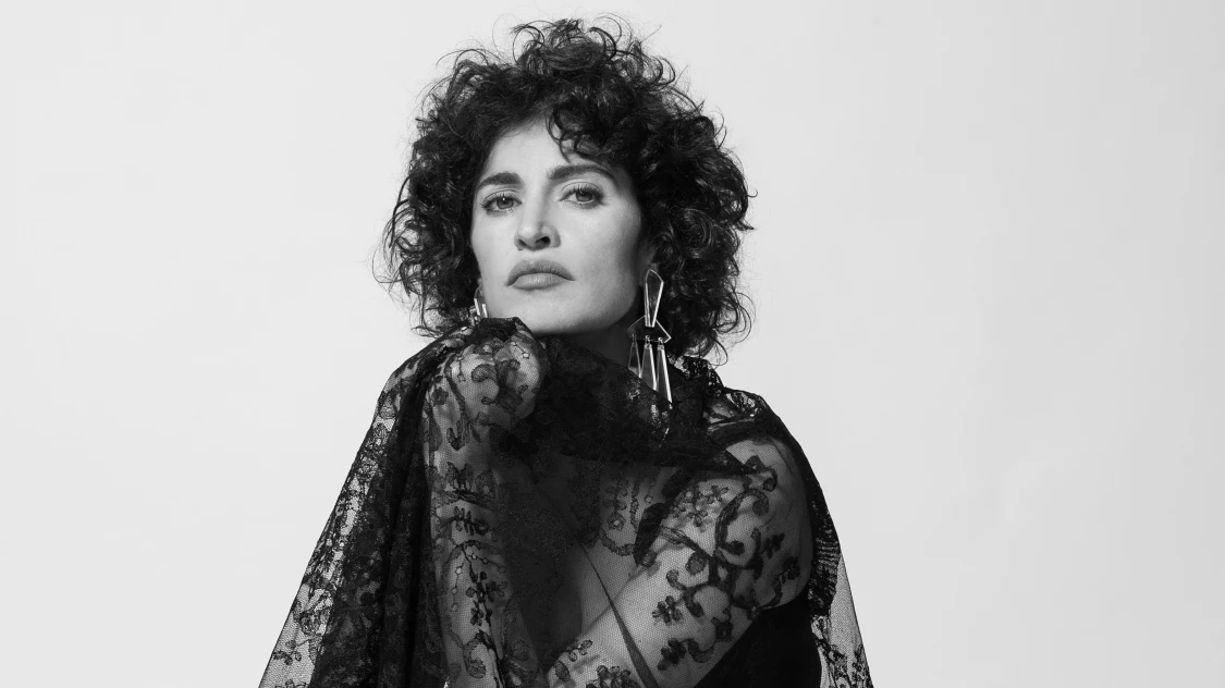 LA DONA QUE EM VESTEIX - Elena Gadel LA DONA QUE EM VESTEIX - Elena Gadel