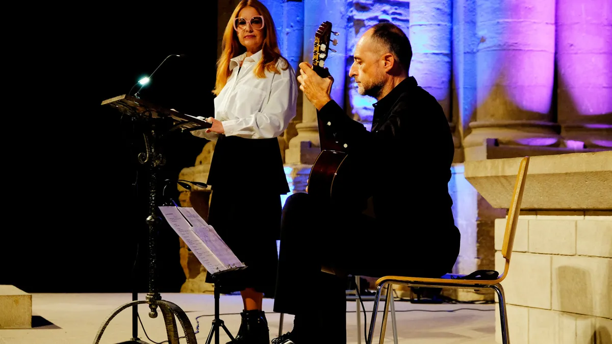 NITS DE LLUNA PLENA AL CLAUSTRE